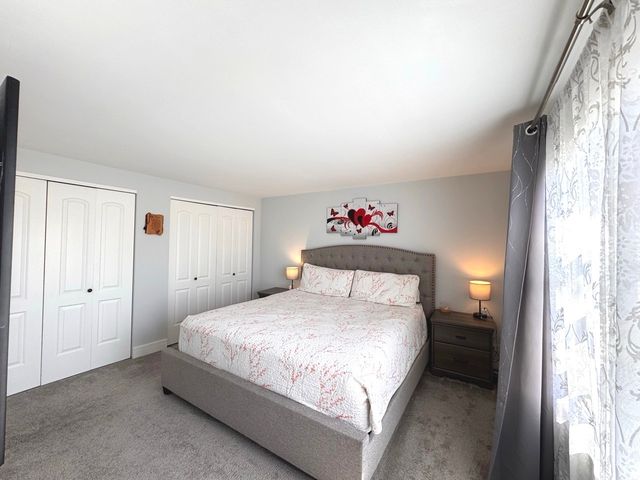2210 Clifton Place, Hoffman Estates, IL 60169