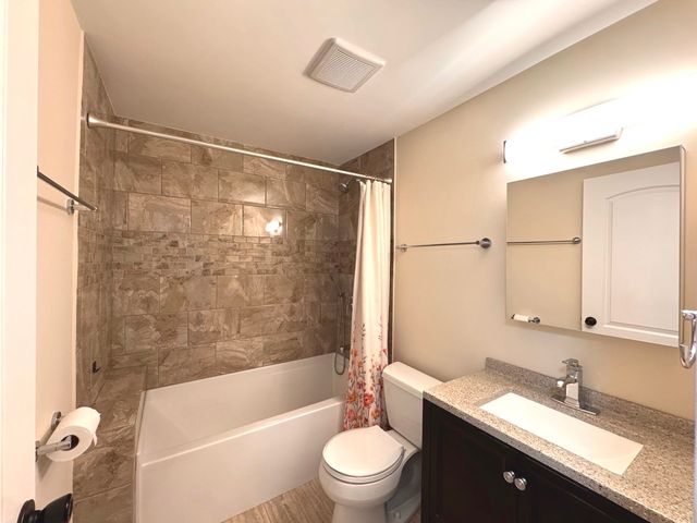 2210 Clifton Place, Hoffman Estates, IL 60169