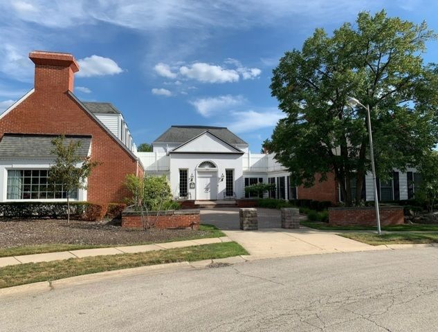 2210 Clifton Place, Hoffman Estates, IL 60169