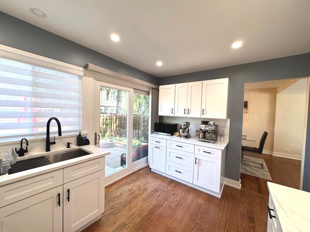 2210 Clifton Place, Hoffman Estates, IL 60169