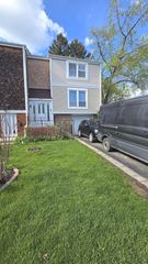 2210 Clifton Place, Hoffman Estates, IL 60169