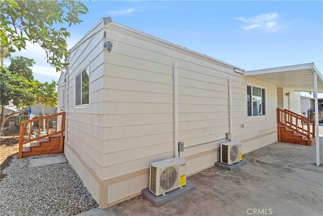 1097 N N State Street 194, Hemet, CA 92543