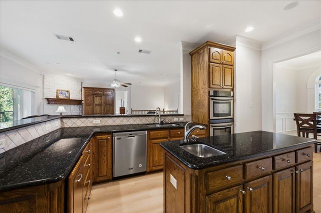 2643 Creekwood Drive, Cedar Hill, TX 75104