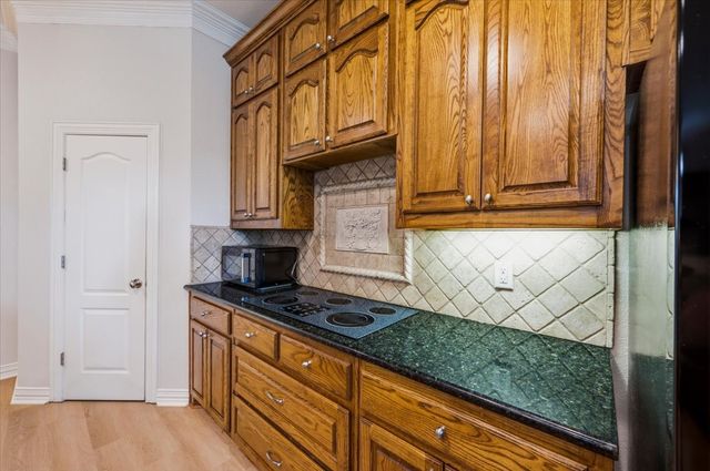 2643 Creekwood Drive, Cedar Hill, TX 75104