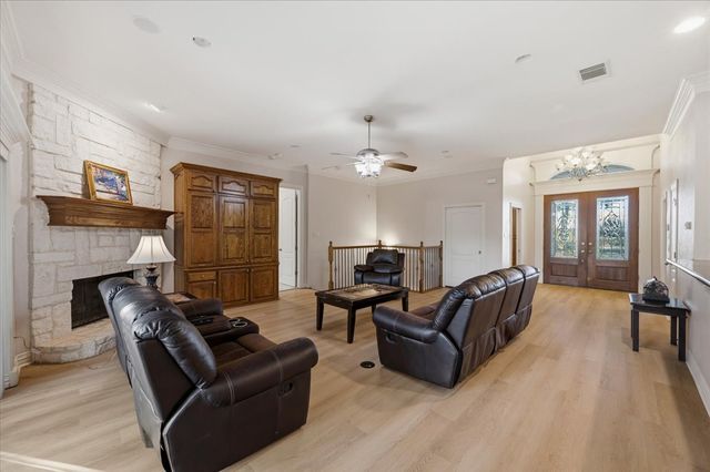 2643 Creekwood Drive, Cedar Hill, TX 75104