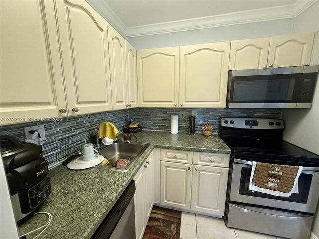10413 N Kendall Drive B208, Miami, FL 33176