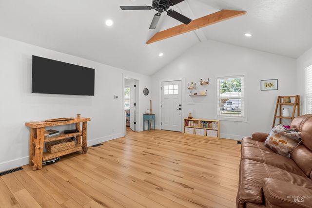 215 S Banner St., Nampa, ID 83686