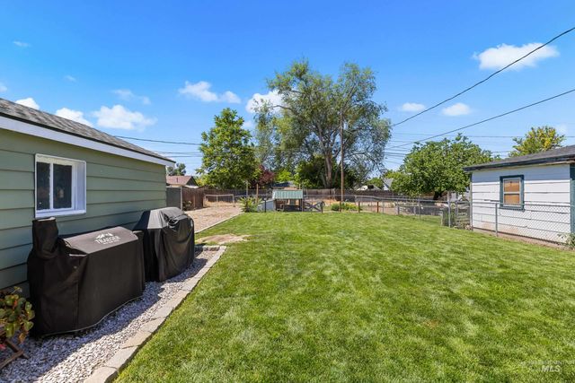 215 S Banner St., Nampa, ID 83686