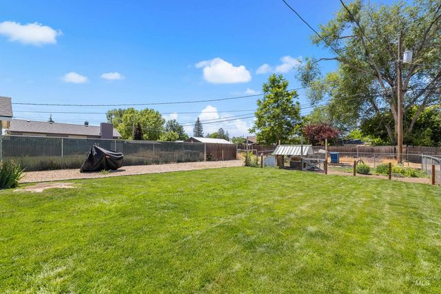 215 S Banner St., Nampa, ID 83686