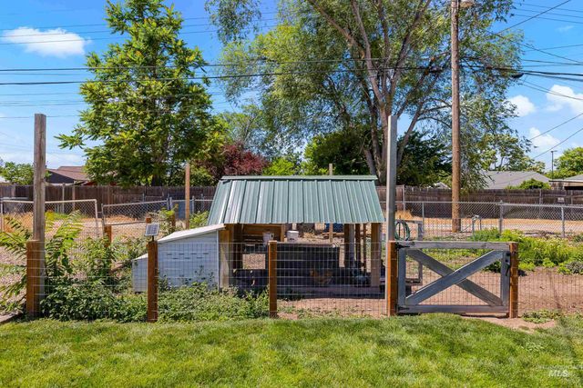 215 S Banner St., Nampa, ID 83686