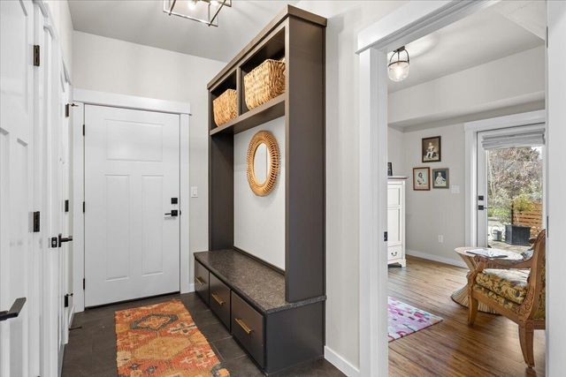 795 Bybee Drive, Jacksonville, OR 97530