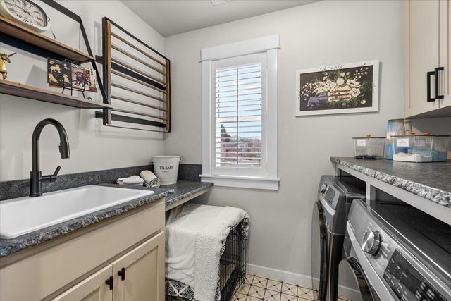 795 Bybee Drive, Jacksonville, OR 97530