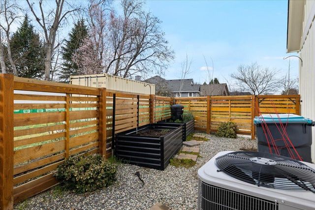 795 Bybee Drive, Jacksonville, OR 97530