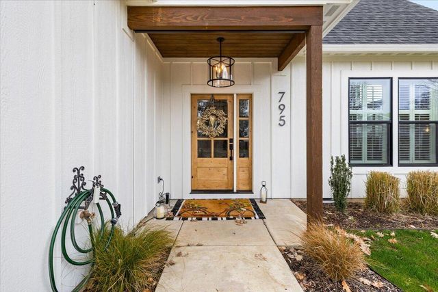 795 Bybee Drive, Jacksonville, OR 97530