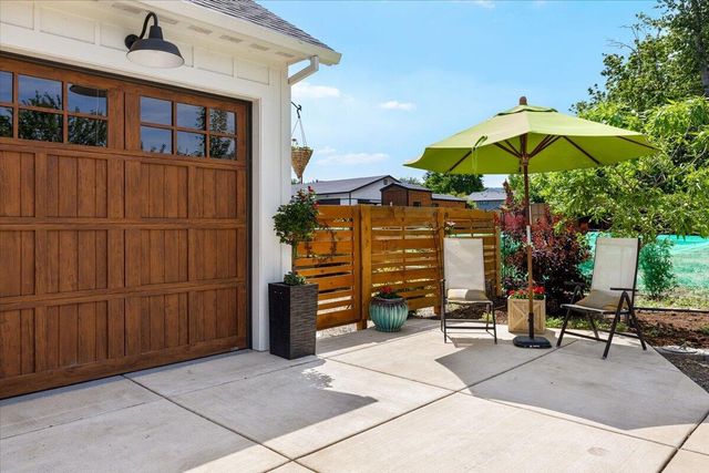 795 Bybee Drive, Jacksonville, OR 97530