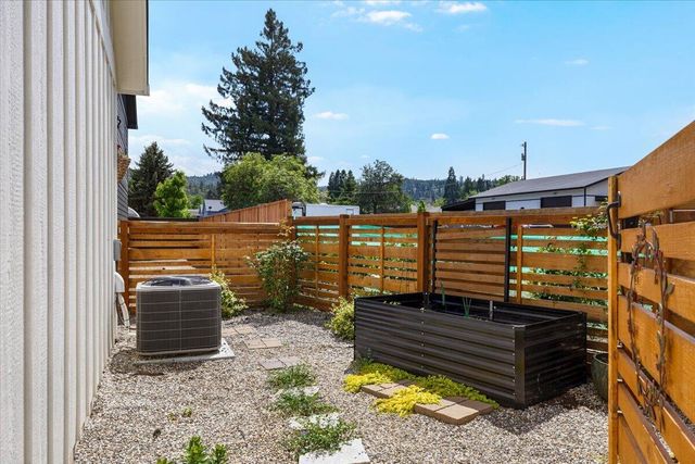 795 Bybee Drive, Jacksonville, OR 97530