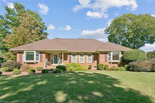 8 Diamond Hill RD, Hampton, VA 23666