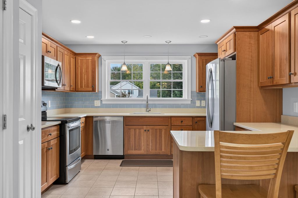 32 Elmwood Avenue, Scarborough, ME 04074 — photo 3