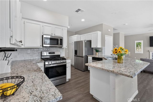 29115 Whitegate, Highland, CA 92346