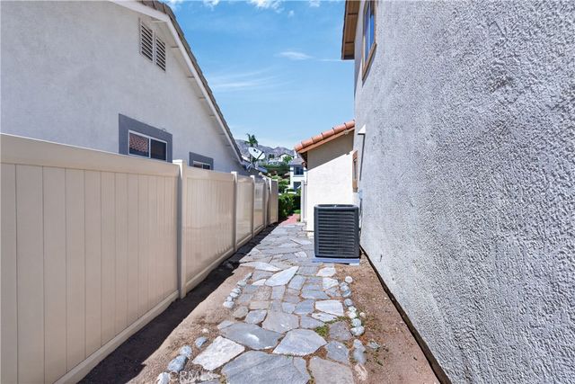 29115 Whitegate, Highland, CA 92346