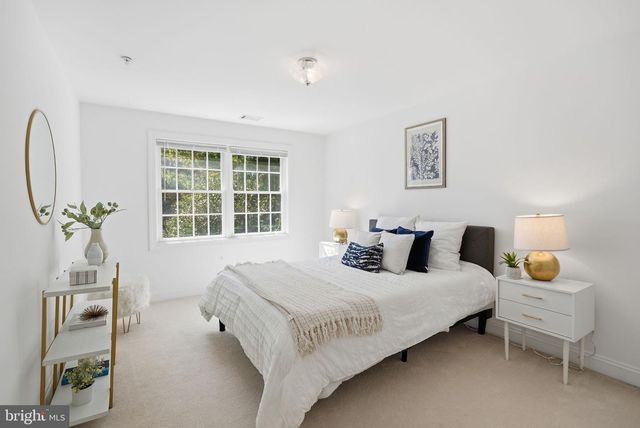 509 W MONTGOMERY AVE, Rockville, MD 20850