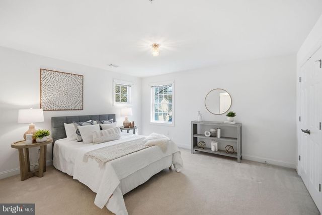 509 W MONTGOMERY AVE, Rockville, MD 20850