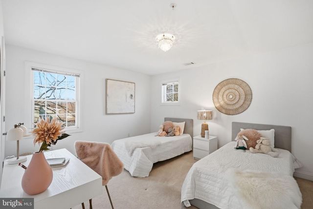 509 W MONTGOMERY AVE, Rockville, MD 20850