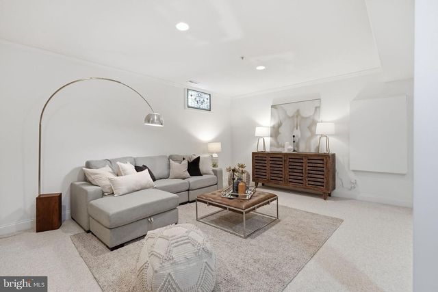 509 W MONTGOMERY AVE, Rockville, MD 20850