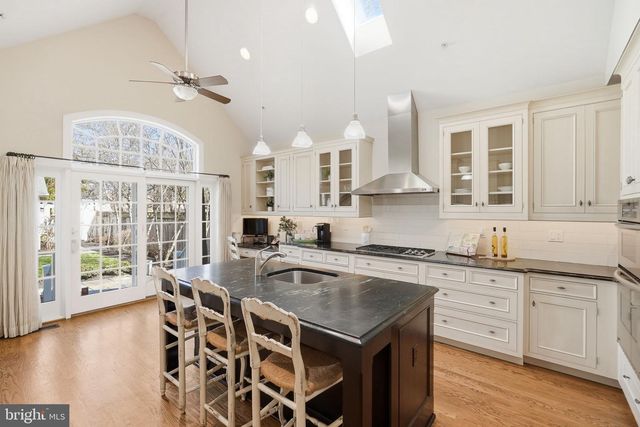 509 W MONTGOMERY AVE, Rockville, MD 20850