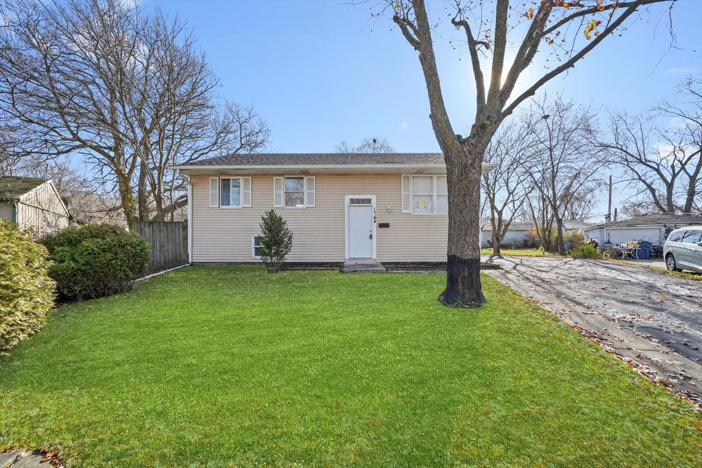 1764 ROSS CRES, Sauk Village, IL 60411