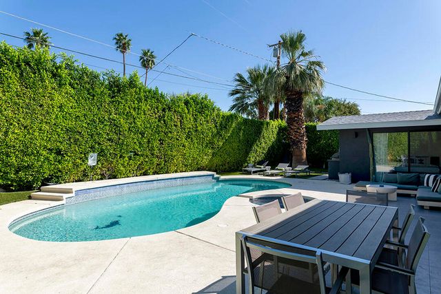 1650 E San Jacinto Way, Palm Springs, CA 92262