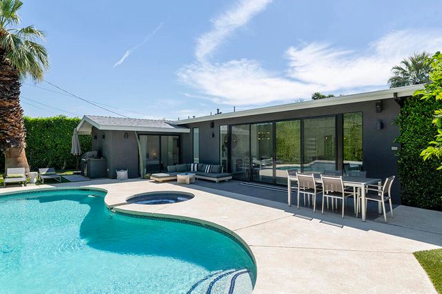 1650 E San Jacinto Way, Palm Springs, CA 92262