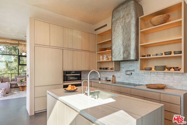 21812 Castlewood Drive, Malibu, CA 90265