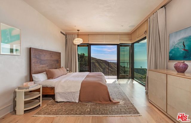 21812 Castlewood Drive, Malibu, CA 90265
