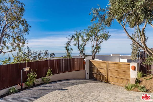21812 Castlewood Drive, Malibu, CA 90265