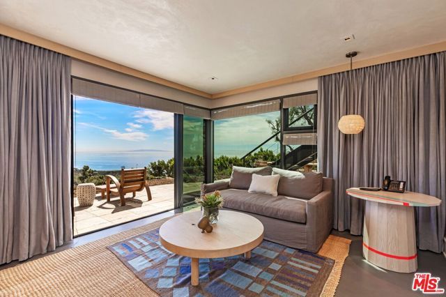 21812 Castlewood Drive, Malibu, CA 90265