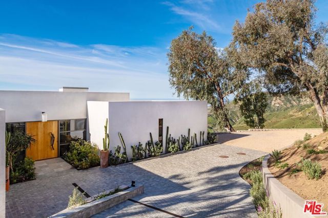 21812 Castlewood Drive, Malibu, CA 90265