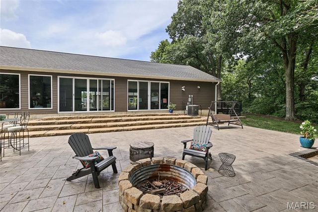 8125 Lost Bridge Road, Bethalto, IL 62010