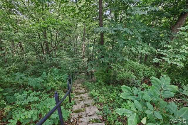 8125 Lost Bridge Road, Bethalto, IL 62010