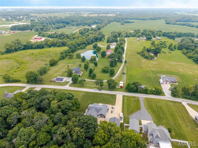 8125 Lost Bridge Road, Bethalto, IL 62010
