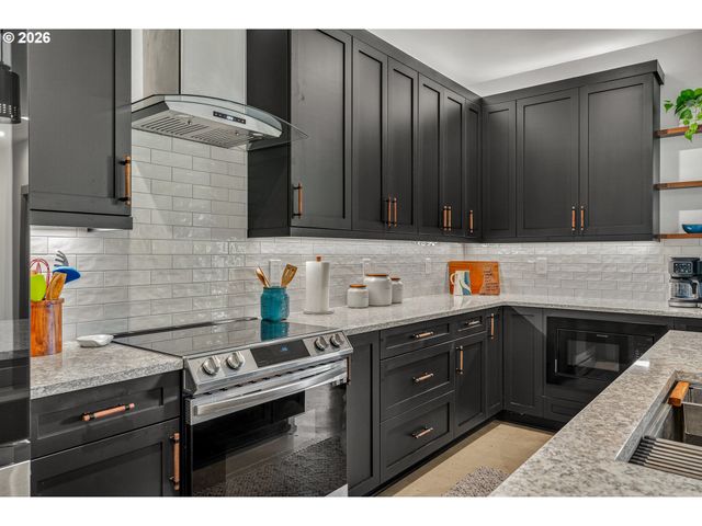 6738 Nw 271ST Ave, Hillsboro, OR 97124