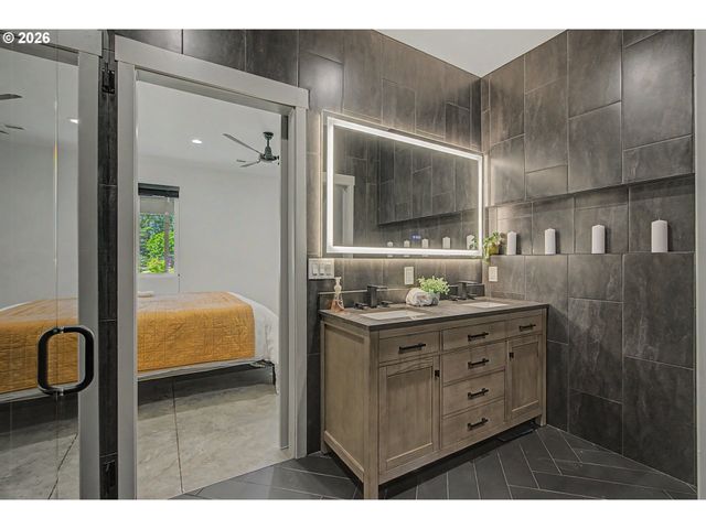 6738 Nw 271ST Ave, Hillsboro, OR 97124