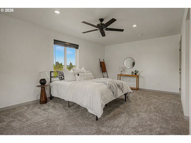 6738 Nw 271ST Ave, Hillsboro, OR 97124