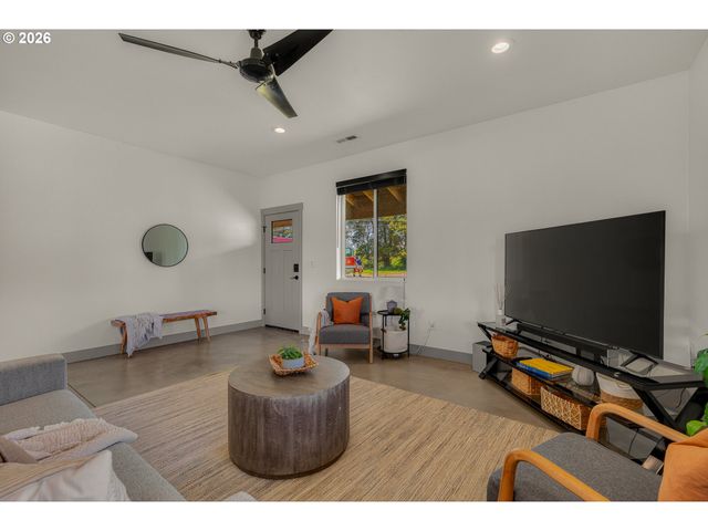 6738 Nw 271ST Ave, Hillsboro, OR 97124