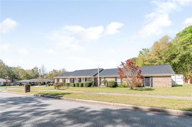2820 Woodmill Lane, Mobile, AL 36695