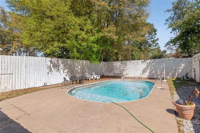 2820 Woodmill Lane, Mobile, AL 36695