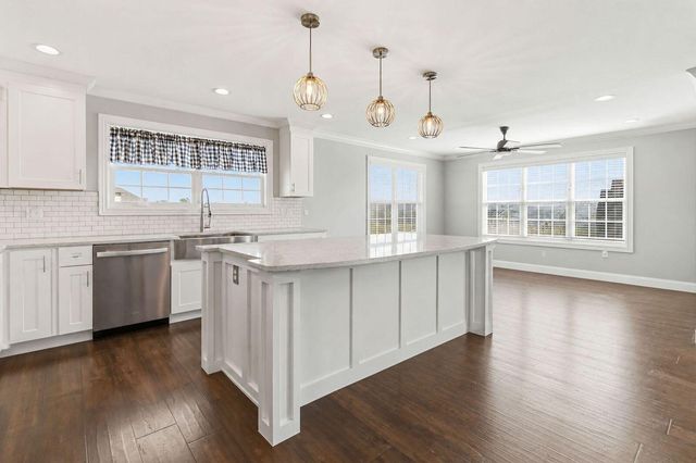 607 Shimmering Moon Drive, Somerset, KY 42503