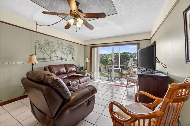2800 NW 47th Terrace 205B, Lauderdale Lakes, FL 33313