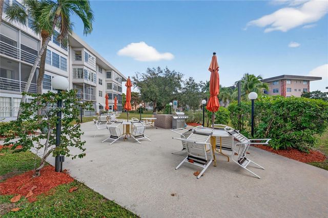 2800 NW 47th Terrace 205B, Lauderdale Lakes, FL 33313