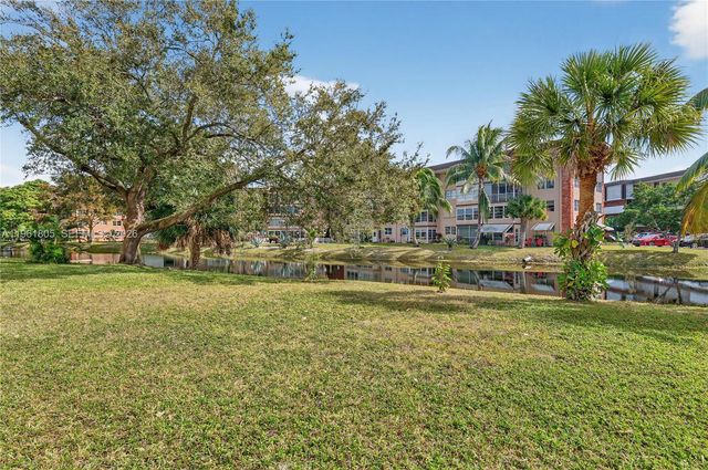 2800 NW 47th Terrace 205B, Lauderdale Lakes, FL 33313